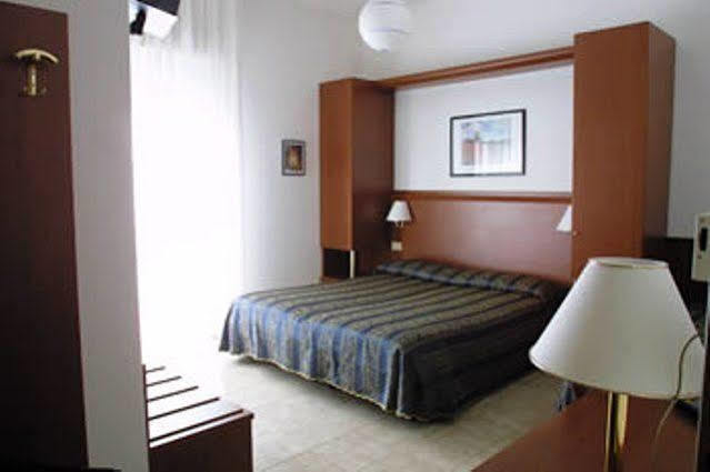 Hotel Zodiaco Lido di Jesolo Exterior photo